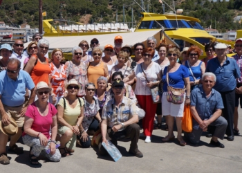 21 1 1 La Casa de Melilla en Barcelona visitó las islas Medas en la Costa Brava