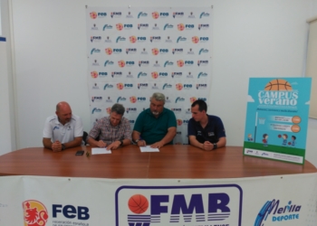 Momento de la firma entre ambas entidades federativas.