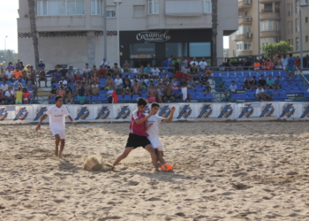 Imagen de la final de infantiles que enfrentó a las escuadras del Torreblanca y la Peña Real Madrid.