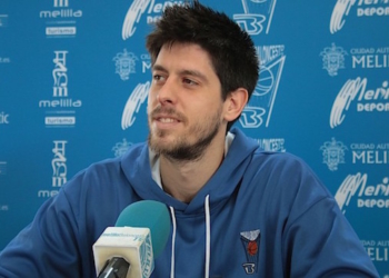 Eloy, en una de las ruedas de prensa del club melillense.