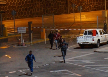 6 1 10 El puerto se blindará para disuadir a jóvenes de venir a Melilla para colarse en barcos