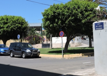 9 1 5 Piden 3 años de cárcel para 2 hermanos acusados de robar una caña en un coche