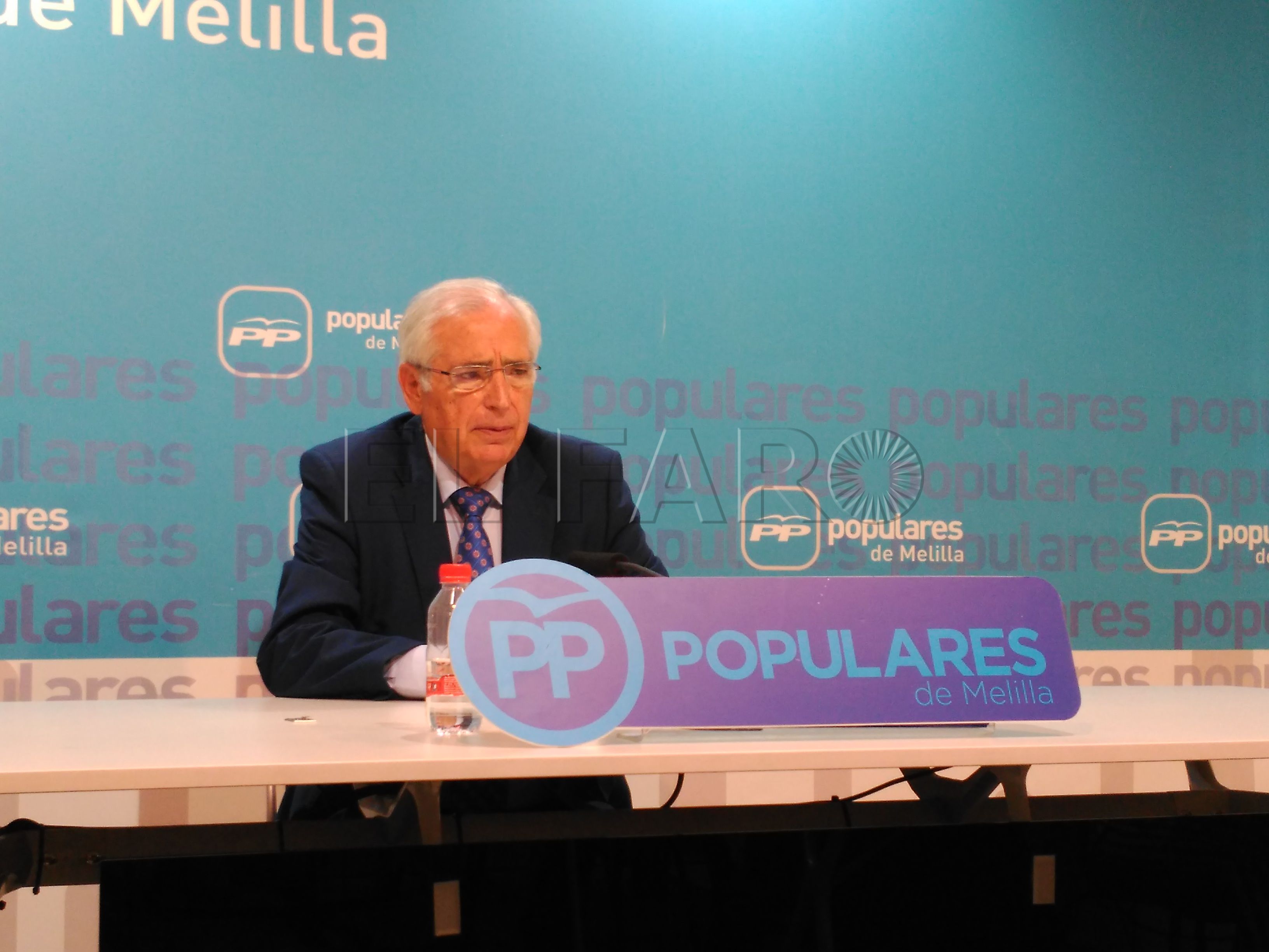 Imbroda descarta que se adapte Mariguari al comercio atípico