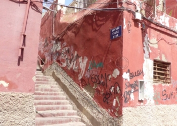 13 04 Los vecinos demandan que se abra alguna calle para poder salir en caso de emergencia