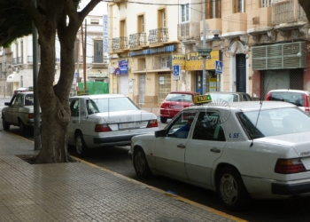 15 1 8 González reconoce que hay menos control a taxis piratas, pero que se sigue multando