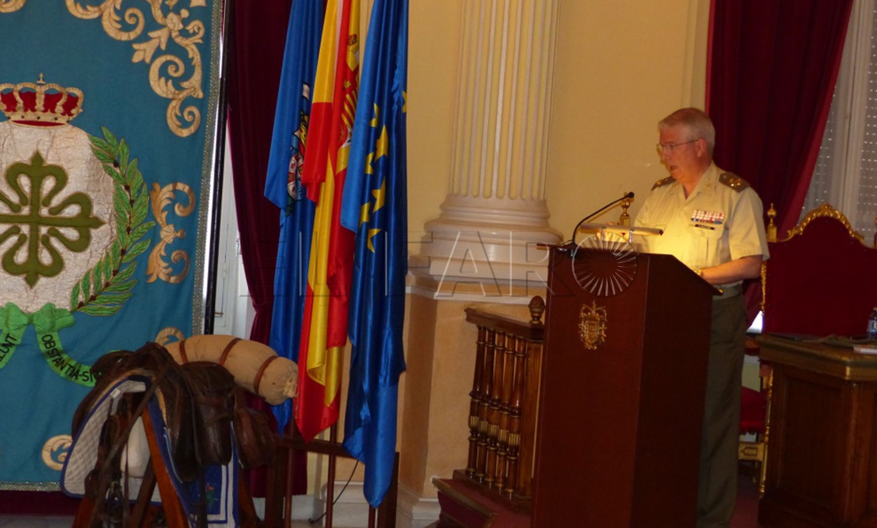 El director de Armamento de Defensa califica como modernos los carros de combate de Melilla