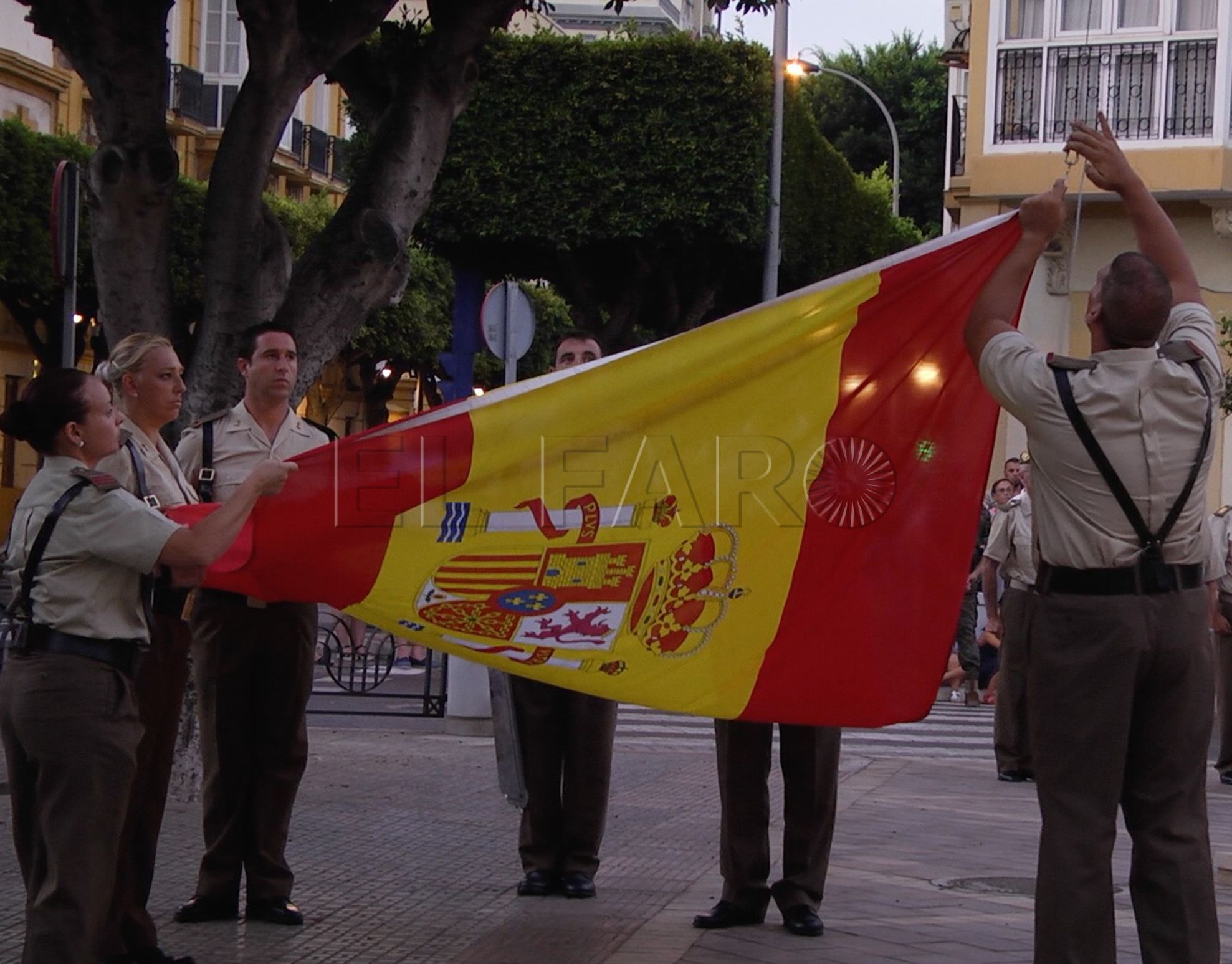 Solemne arriado de Bandera
