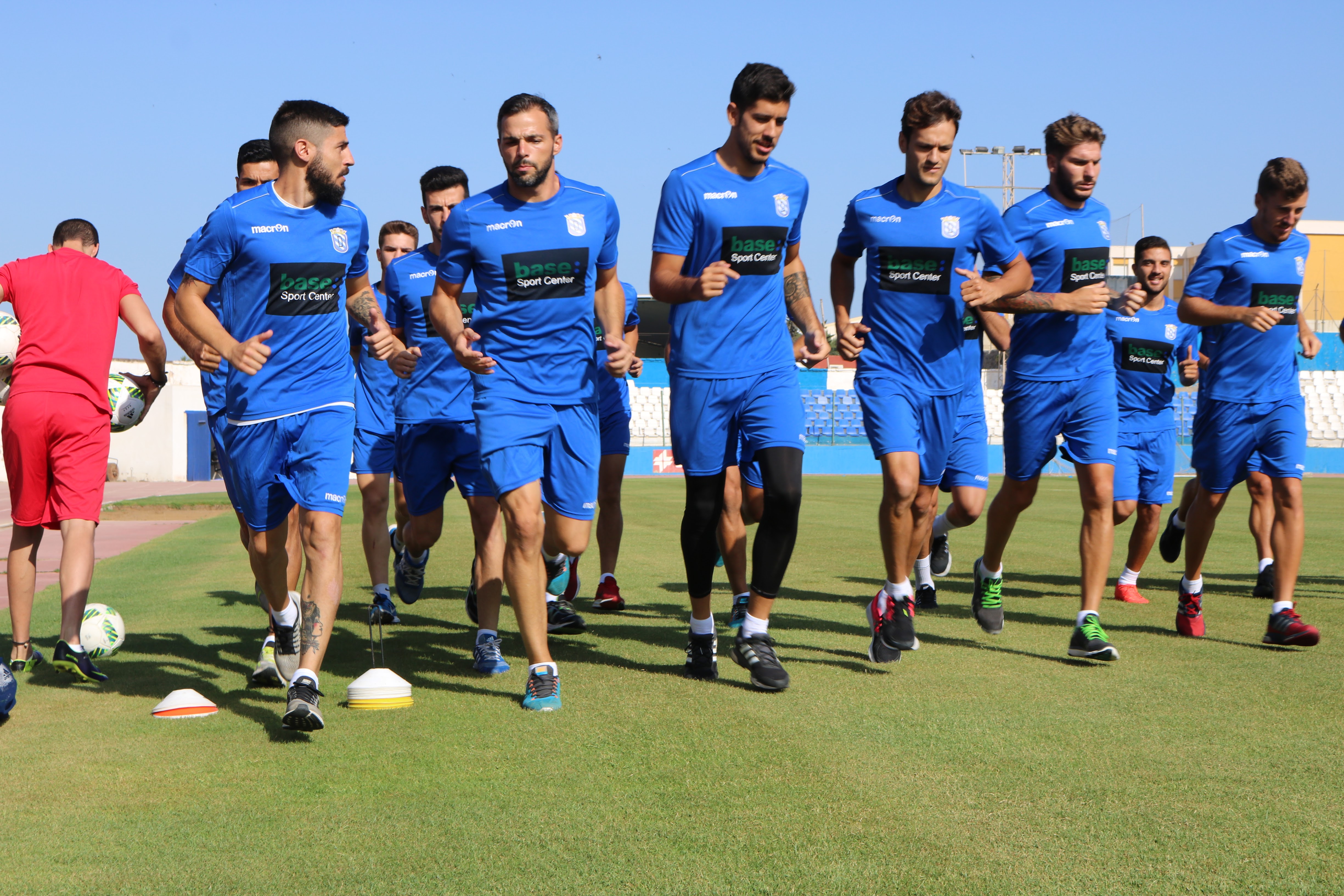 El ilusionante proyecto del Melilla 2017-2018 comenzó a rodar