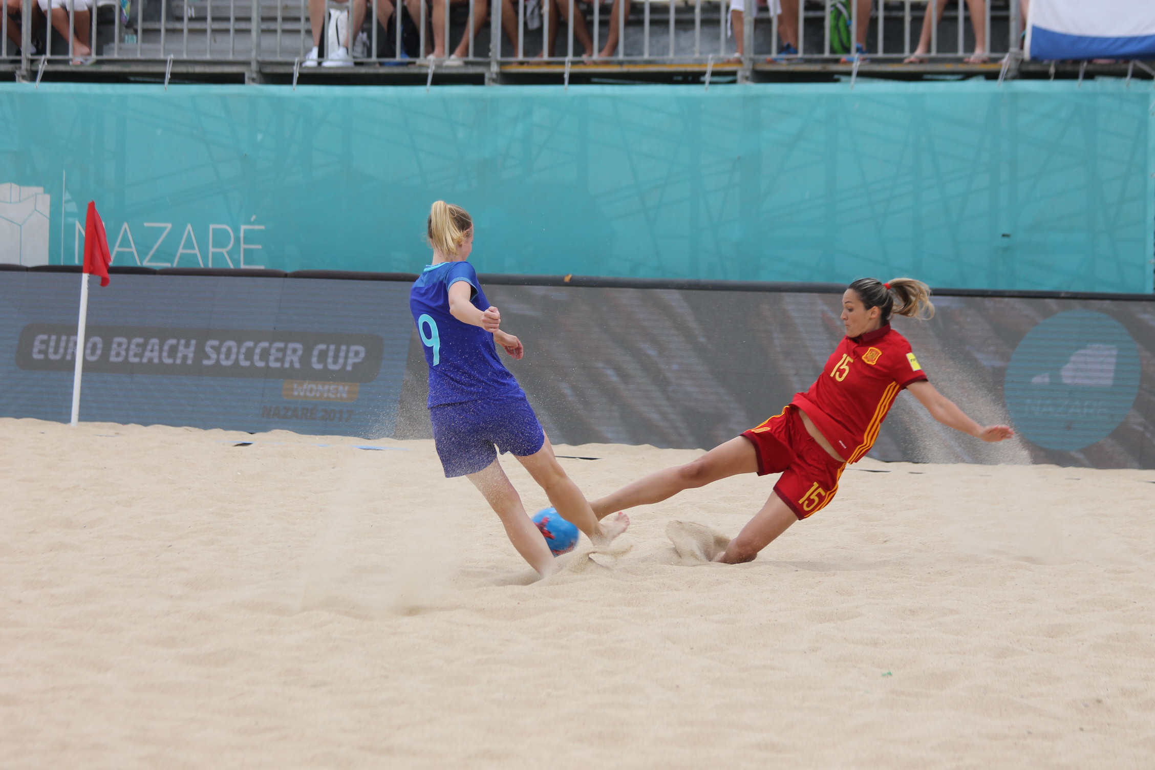 España debuta con derrota en el Europeo que se disputa en Nazaré