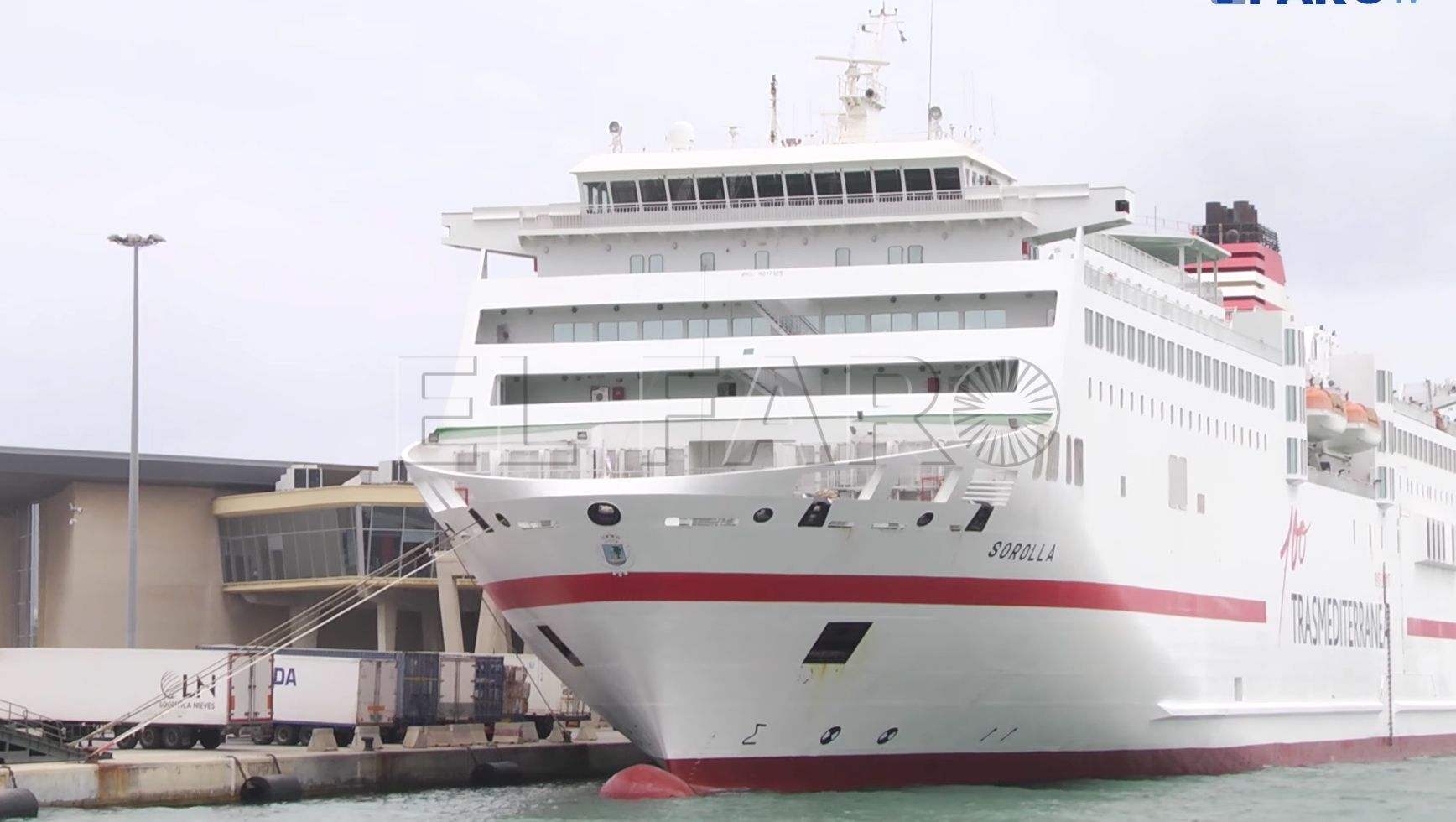 La llegada de vehículos en barcos se reduce un 13% respecto al año pasado