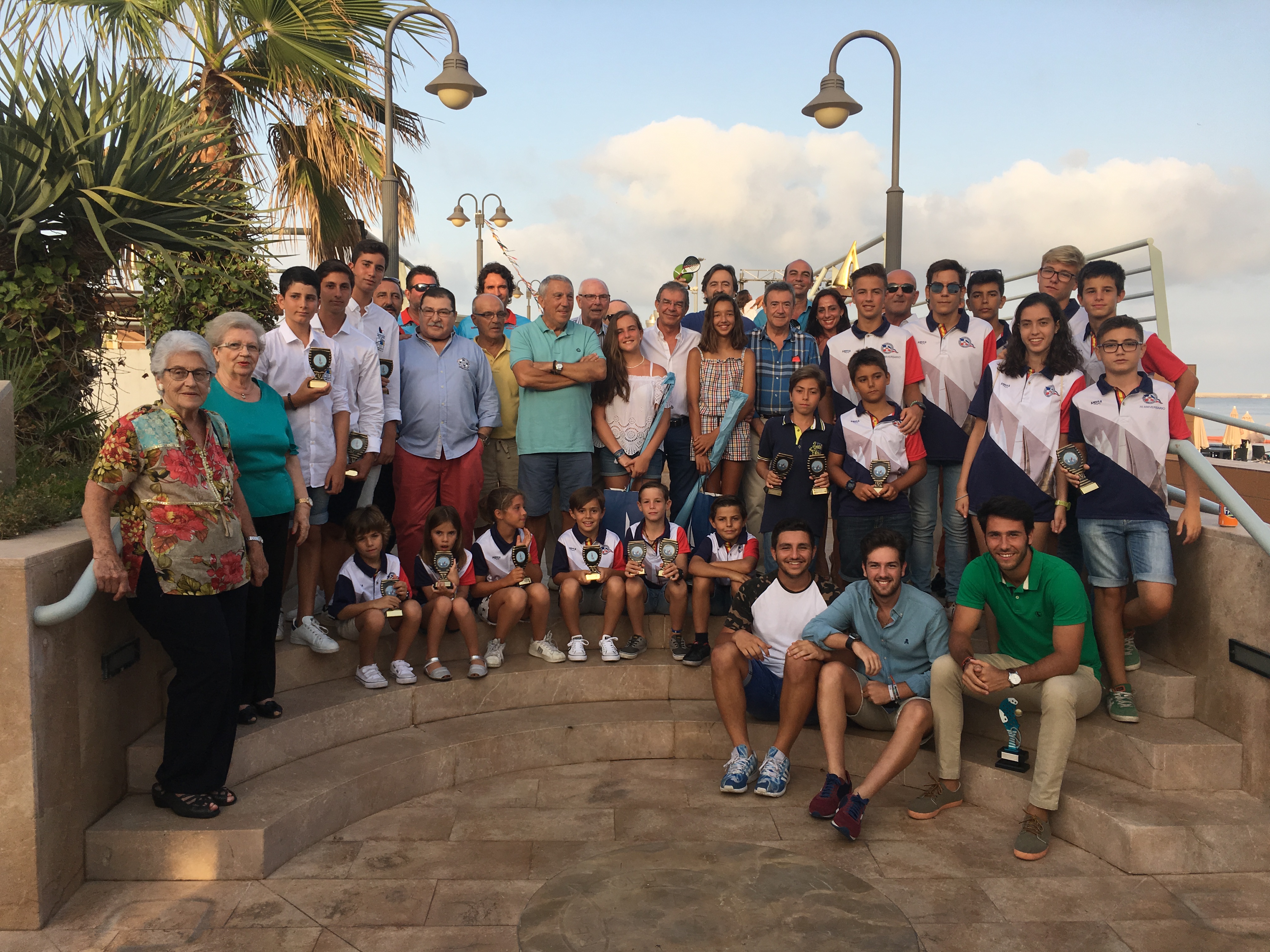 El Club Marítimo realiza la entrega de trofeos de la Virgen del Carmen