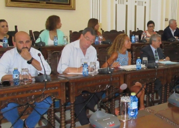7 1 8 Donoso acusa a CpM, PSOE y C’s de “buscar oscurantismo” en la gestión del Gobierno