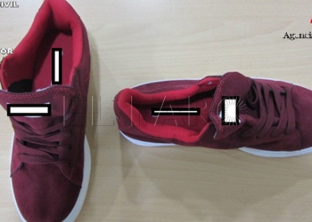 12 01 2 Detenida por traer de China más de 1.080 pares de zapatillas falsificadas