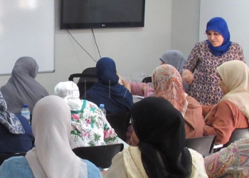12 2 Las mujeres participan en la vida social gracias a los cursos de verano que organiza ASIS