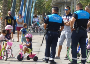 13 1 2 UGT denuncia que sólo hay 2 patrullas de Policía local y una se queda en la OPE