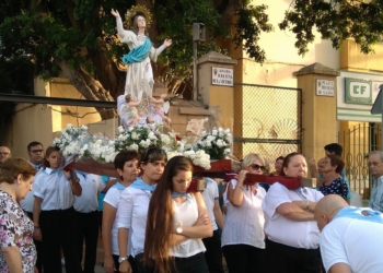 13 1 1 Flores por la Virgen