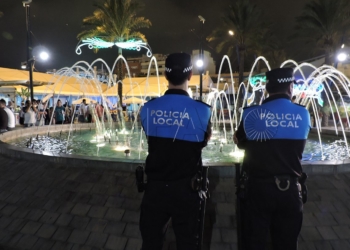 14 01 2 La Policía Local reordena los accesos al centro y al puerto con motivo de la Feria