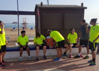 29 01 4 Aparecen los primeros sudores en las jugadoras del Torreblanca