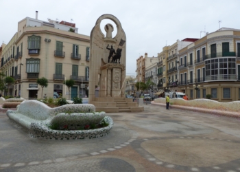 P1000428 La oposición aplaude la retirada del monumento franquista a los Héroes