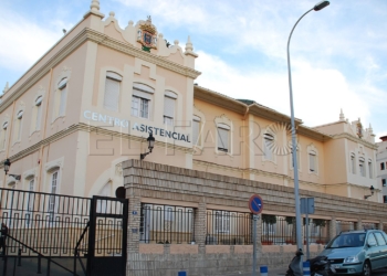foto1 Denuncian a unos padres por querer llevarse a la fuerza a 2 hermanas tuteladas por la Ciudad