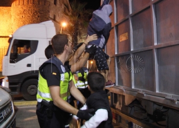 12 1 3 Las fuerzas de seguridad evitan 391 intentos de viajar como polizones en la Operación Feriante
