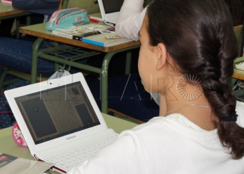 14 01 CSI-F Educación organiza un curso de competencias digitales y otro de inglés para docentes
