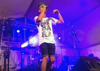 15 1 “La música es mi forma de expresar lo que siento”