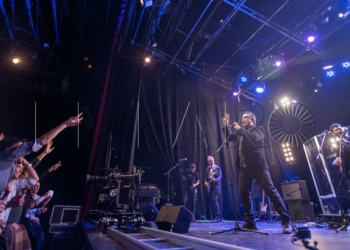 17 01 “En los conciertos reina la improvisación y nos contaminamos del público”