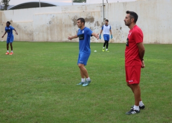 El primer entrenador de la escuadra azulina, en una de las sesiones de entrenamiento.