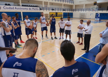 El presidente del Decano, Jaime Auday, visita a todos sus jugadores