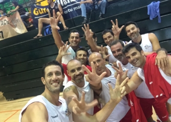 28 01 13 El Club Marítimo se hace con el título del Torneo Over 40 Basket