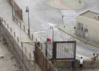 3 1 23 El paseo del espaldón contará para finales de enero con una valla antiintrusión