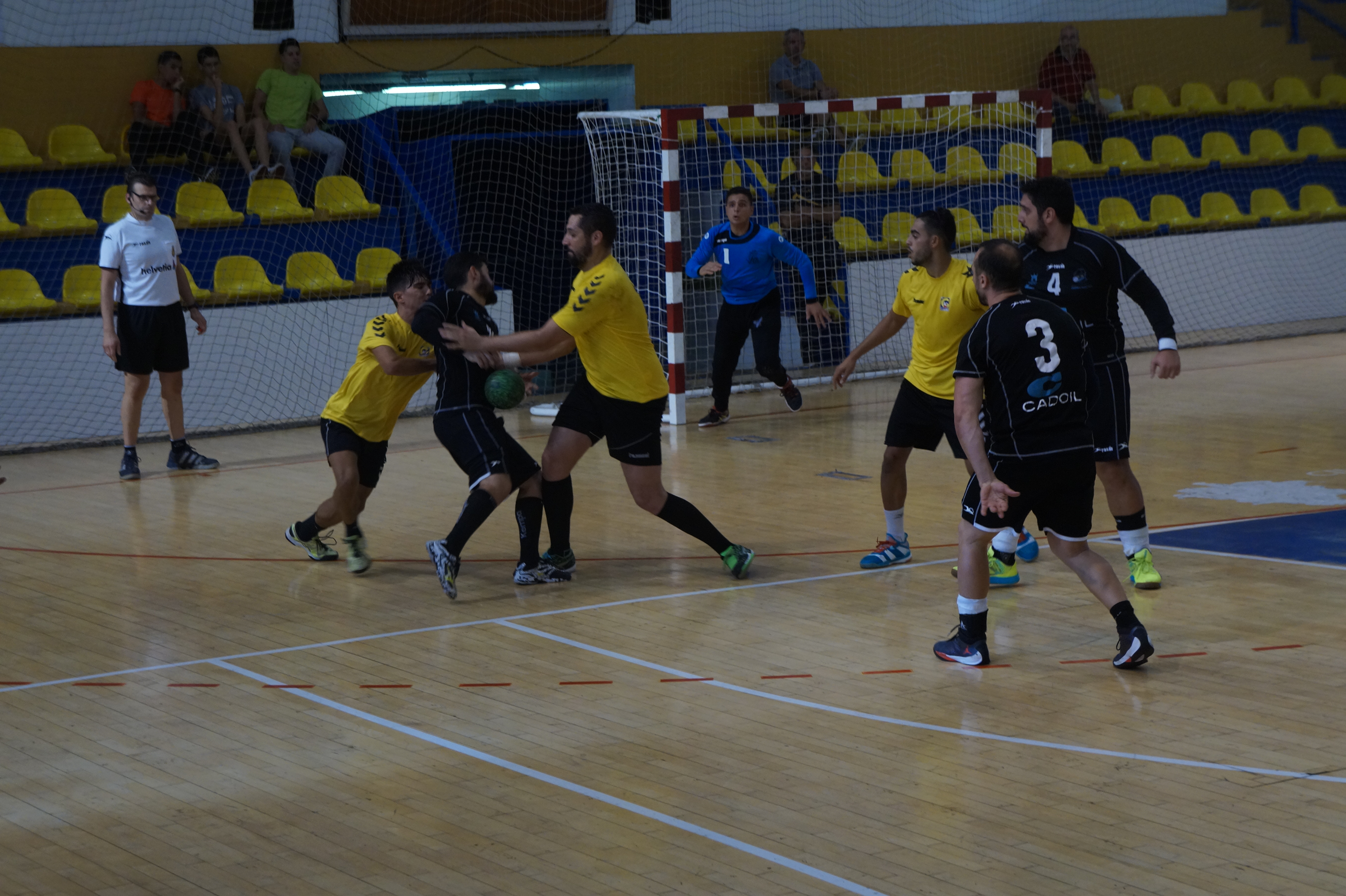 Derrota en un partido muy físico