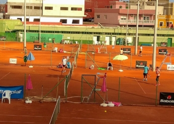 Las pistas del álvarez Claro, a pleno rendimiento con el entrenamiento de las jugadoras.