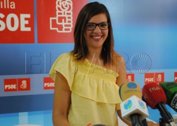 6 1 4 ­­­El PSOE cree que Robles lleva cinco años castigando a los melillenses con menos servicio de ambulancias