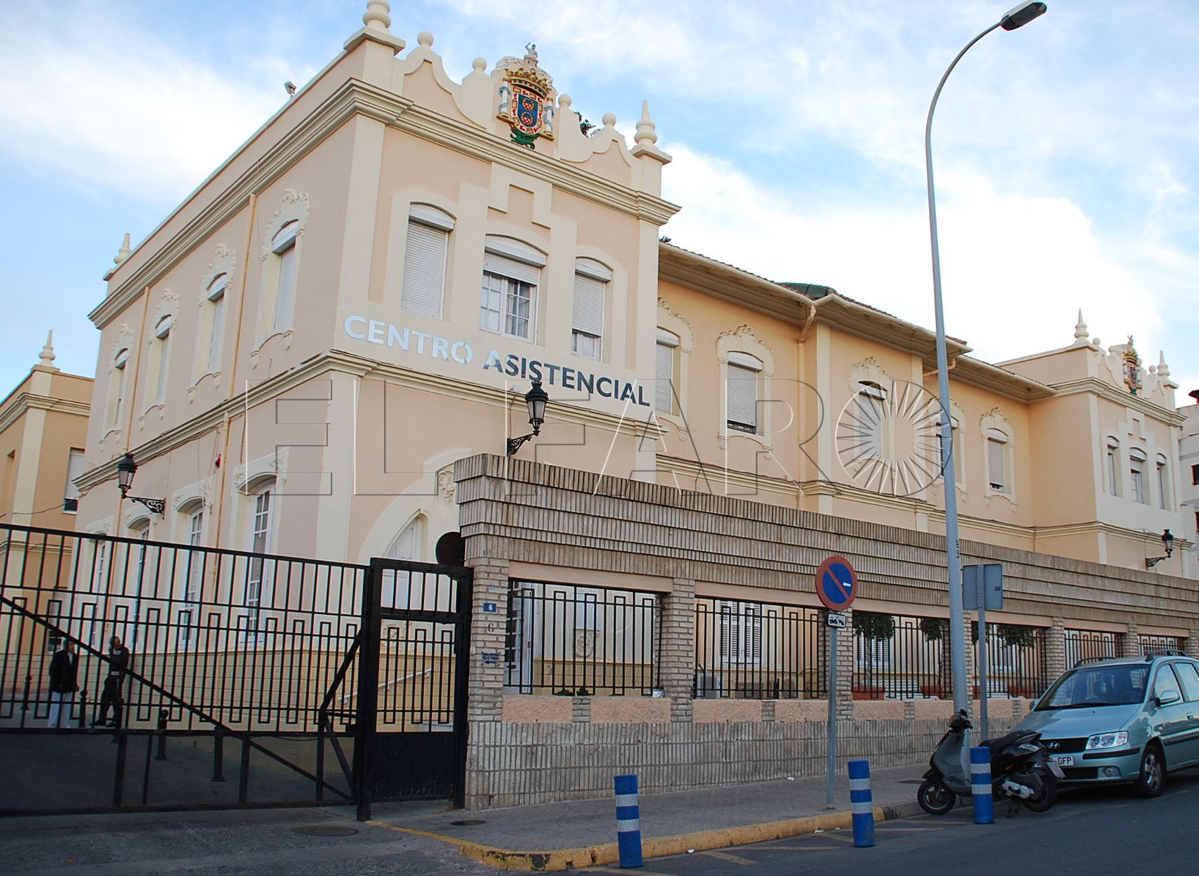 Llevan a Fiscalía a 4 chicas por agredir a una trabajadora de la Gota de Leche