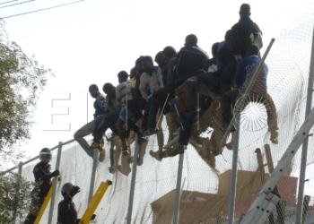 7 1 7 Recogen más de 32.000 firmas pidiendo acabar con las devoluciones ‘en caliente’