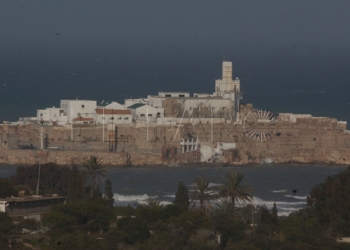 9 01 El Ejército español realiza obras en dos islotes frente a las costas de Alhucemas