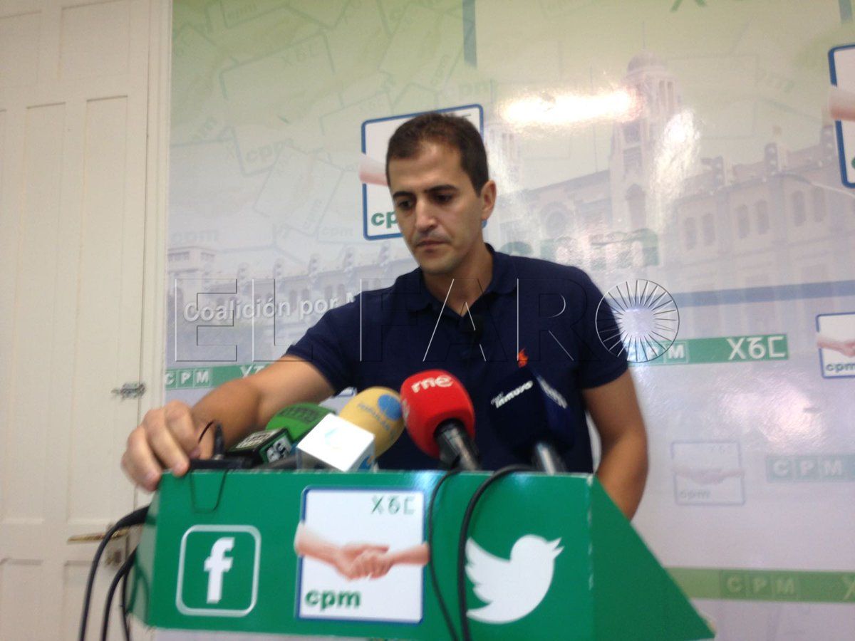 CpM pide la dimisión de Calzado por su "mala" gestión educativa