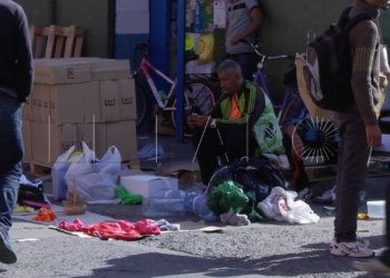 1 9 “Los vendedores ambulantes nos quitan clientes con productos falsificados”