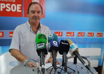 10 1 7 El PSOE exige subir la bonificación para billetes de barco y avión al 75%