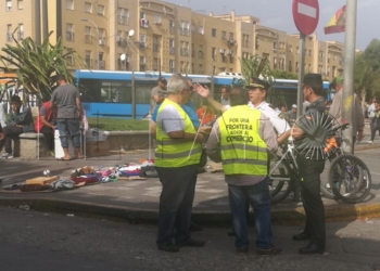 11 1 7 “Se podría alternar el paso de bultos y el de personas con bolsas en Barrio Chino”