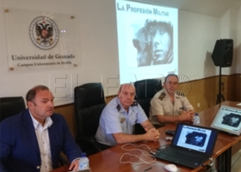 15 02 Defensa informa a los universitarios de las salidas laborales en las Fuerzas Armadas