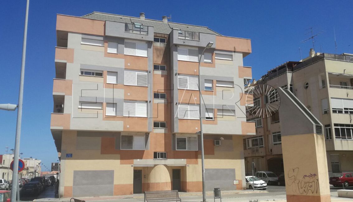 Fomento afirma que el desalojo de las casas Ultrabaratas será “poco a poco”