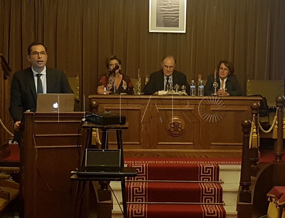 El neurológo Jesús Romero Imbroda, en la Real Academia de Medicina andaluza
