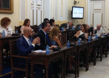 2 1 6 El 50% de beneficiarios de ayudas sociales son extranjeros y el Gobierno aprueba limitarlas