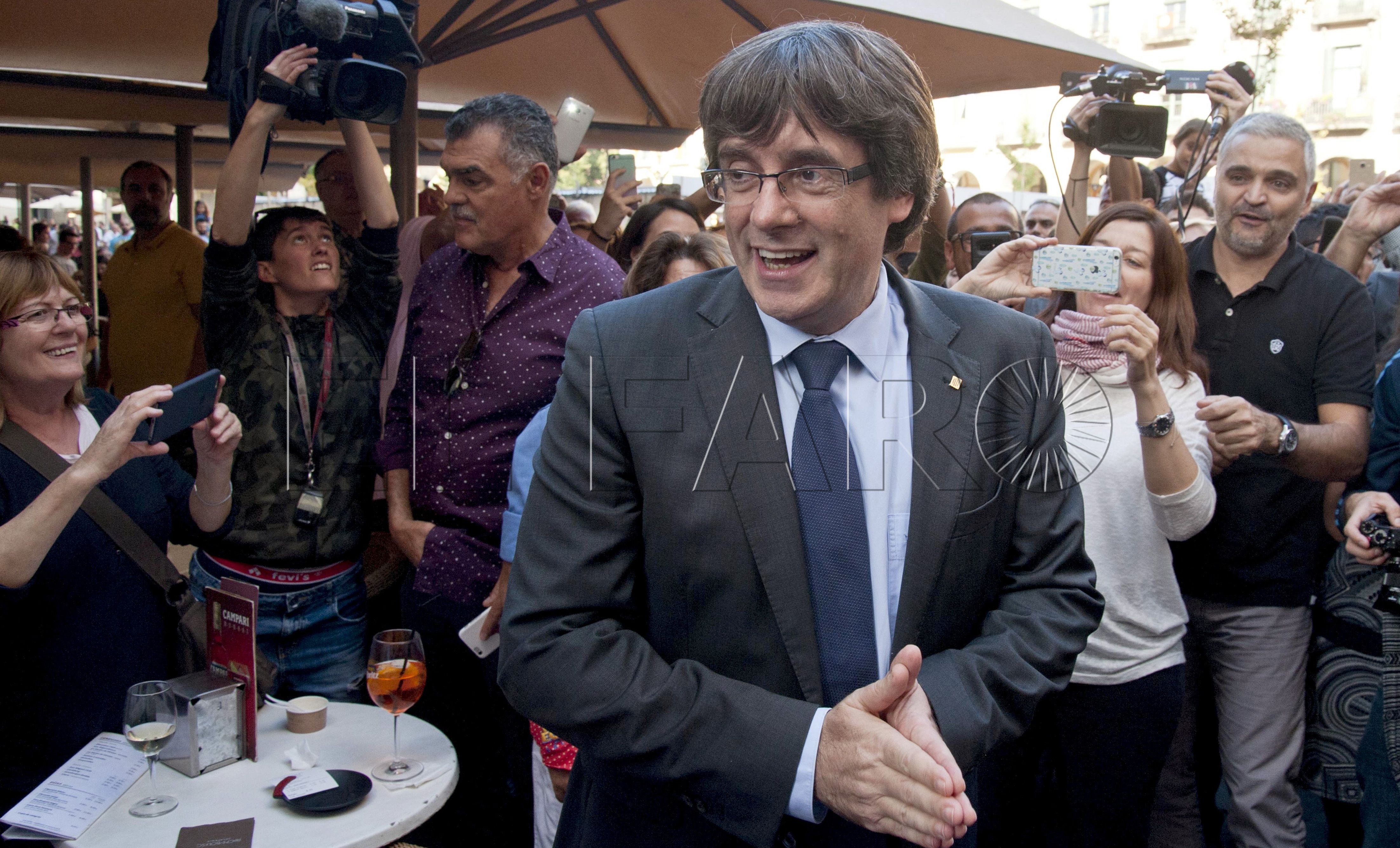 Puigdemont no se da por destituido y llama a la “oposición democrática” al 155