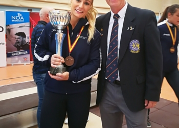 Julio García junto a Lydia Valentín.