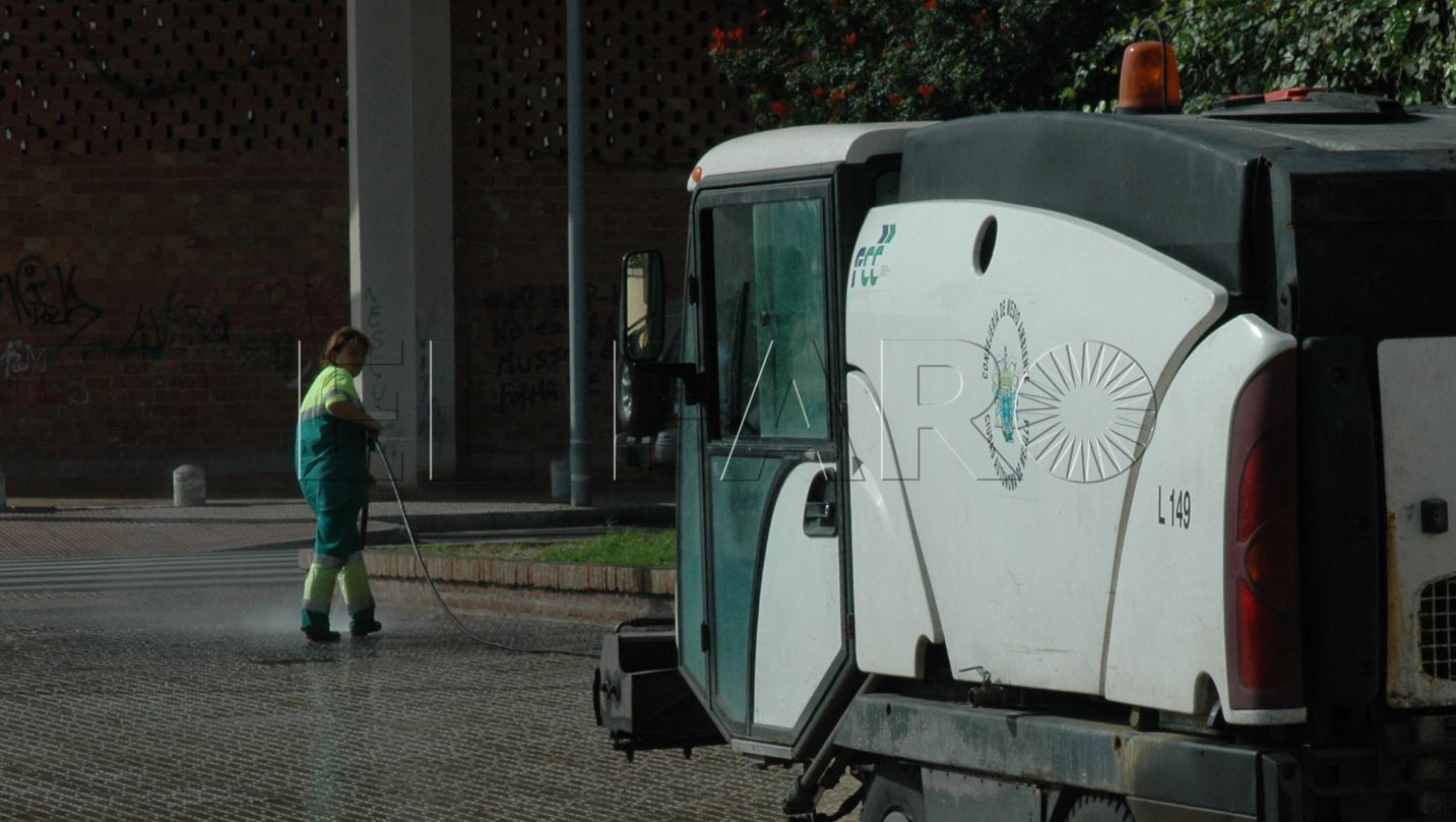 Luz verde al contrato de limpieza, a pesar de la abstención de toda la oposición