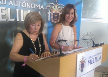 Convenio Paz Velázquez y AECC Velázquez defiende la cesión de la campaña contra el cáncer de colon a la Clínica Rusadir